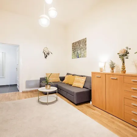 Apartment Rose - Elegant